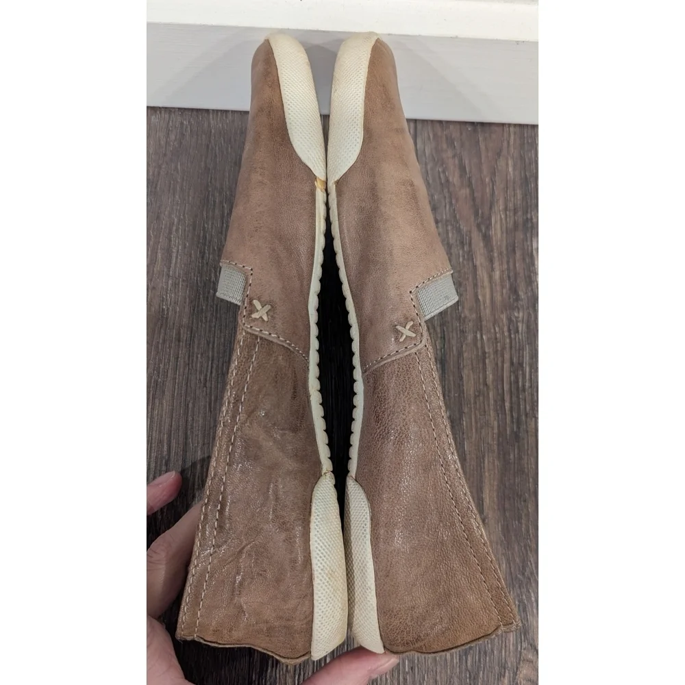 Frye Melanie Taupe Leather Slip On Flats Size 8.5
